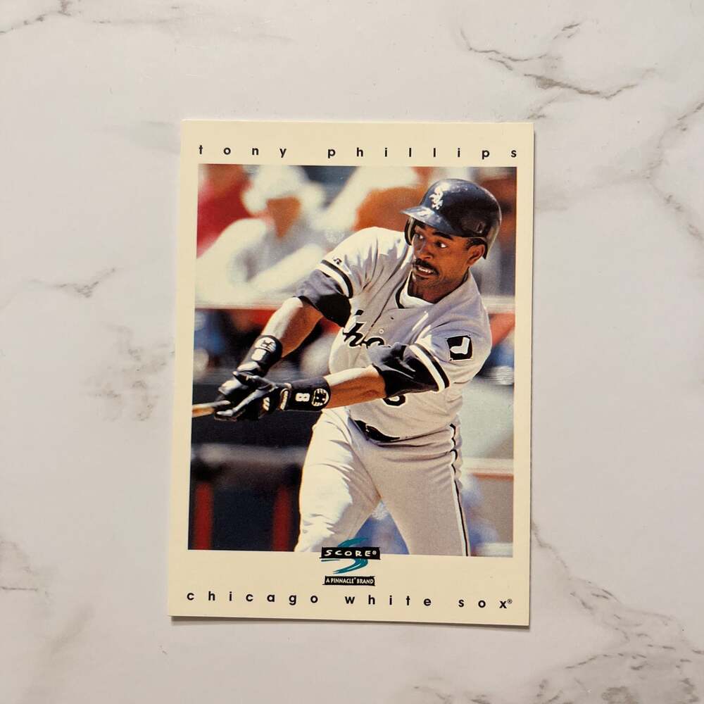 1997 Score # 214 Tony Phillips Chicago White Sox